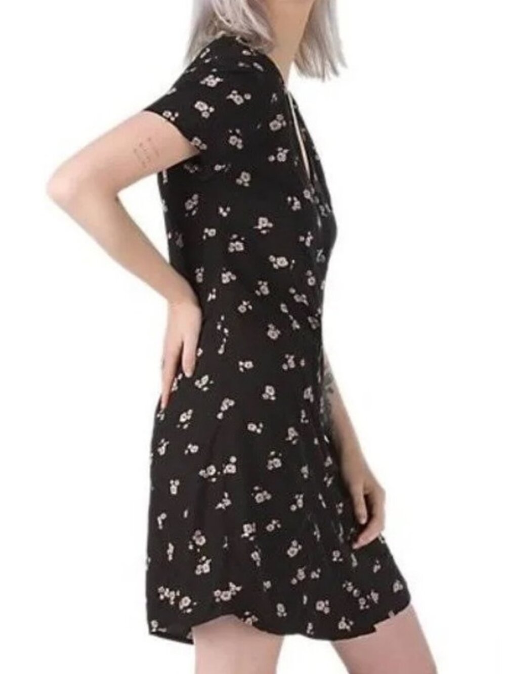 Vans Black Floral Button Front Casual V-Neck Dress - Size Medium